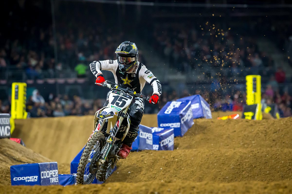 Dean Wilson battled his way to a ninth place finish. (Photo: Simon Cudby)