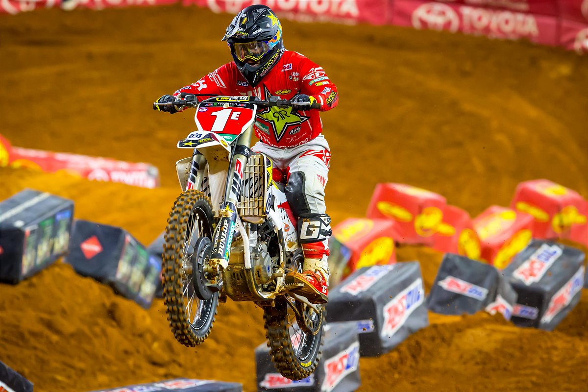 Defending champ Zach Osborne started his season with a 250SX East victory at Arlington SX! (Photo: Simon Cudby)