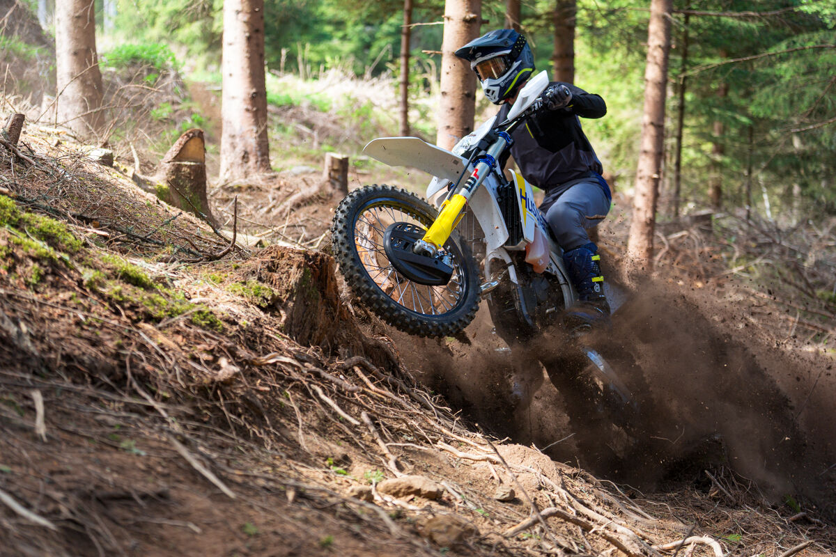 204608_TE 150 2027_Action