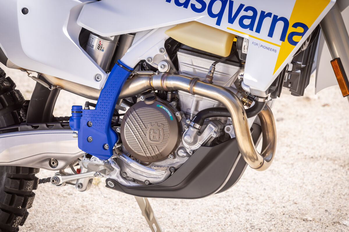 205877_FE 350s 2027_US_Detail