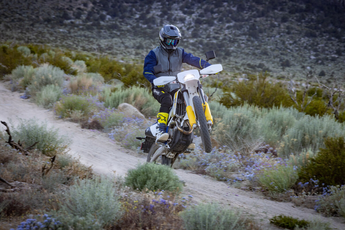 205842_FE 501s 2027_US_Action
