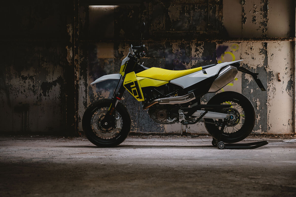 190037_701 Supermoto 2026