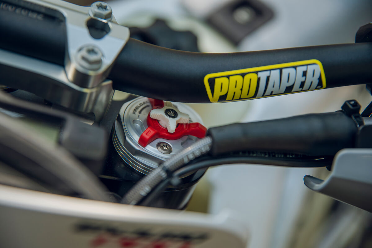 208801_TE 300 PRO 2027 Detail_Parts