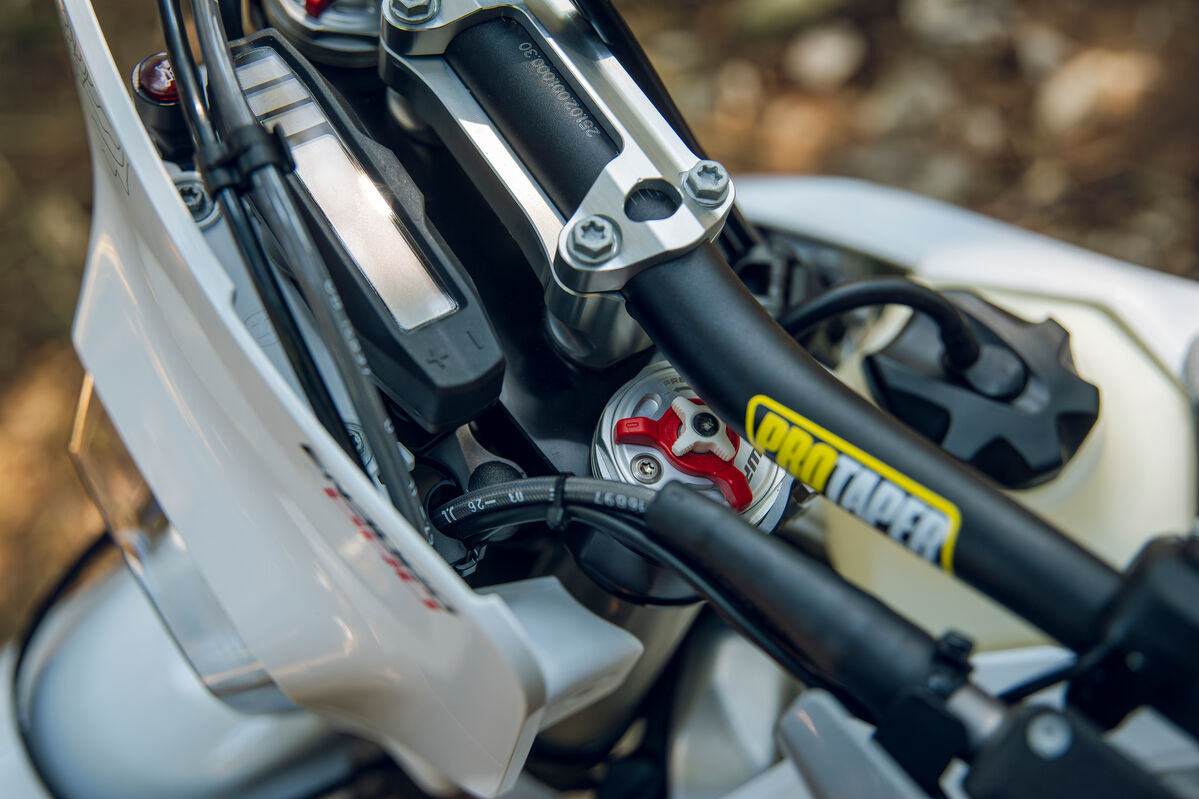 208790_TE 300 PRO 2027 Detail_Parts