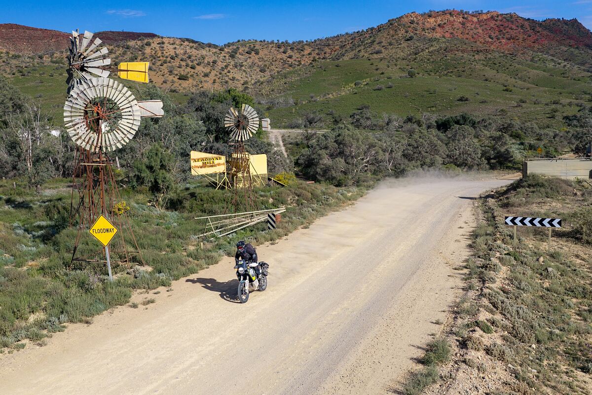 2026-Husqvarna-Trek-Flinders-Ranges