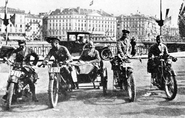 1922 - Husqvarna Team - Six Days - left B. Malmberg #T 717