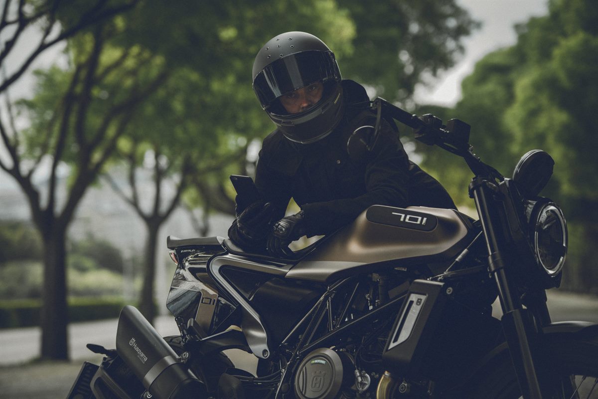 58874_Svartpilen 701 Style