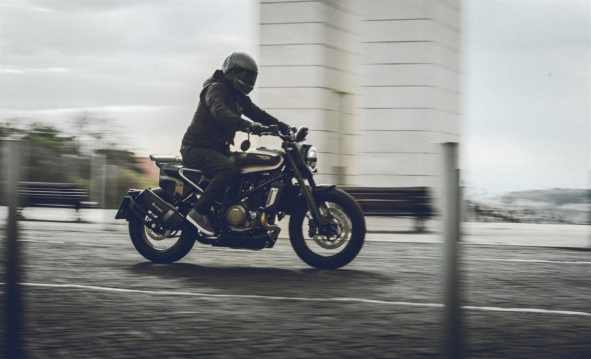 58888_Svartpilen 701 Style