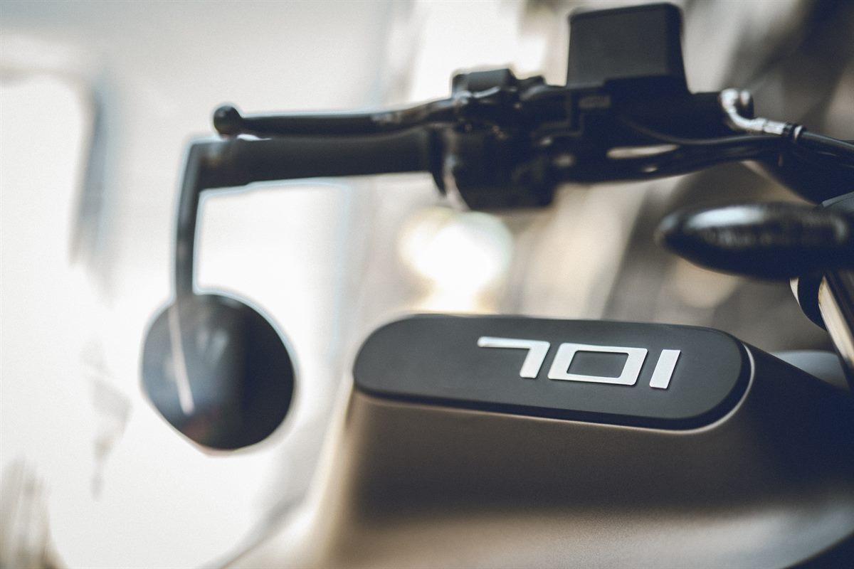 57924_Svartpilen 701 Style