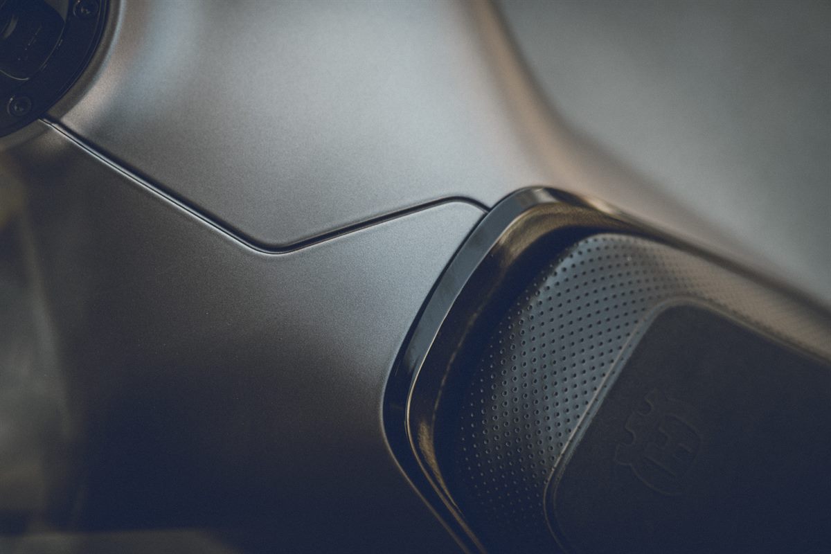 57955_Svartpilen 701 Style