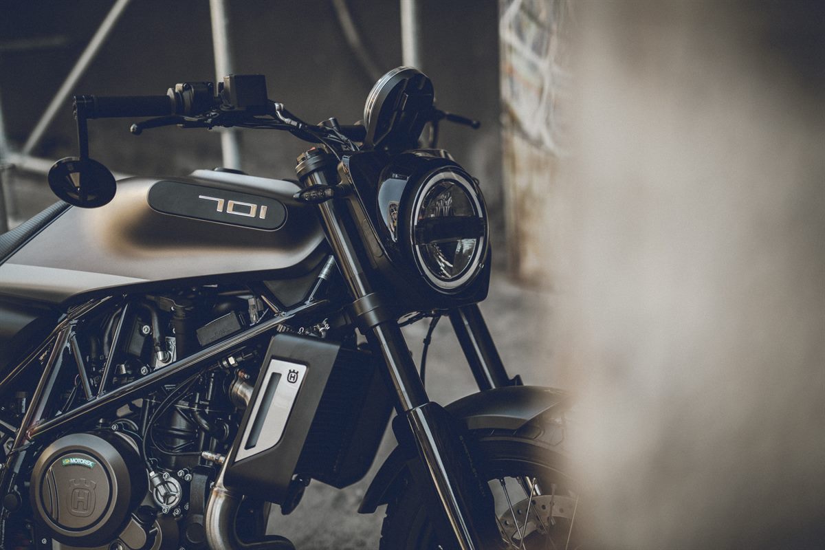 57967_Svartpilen 701 Style