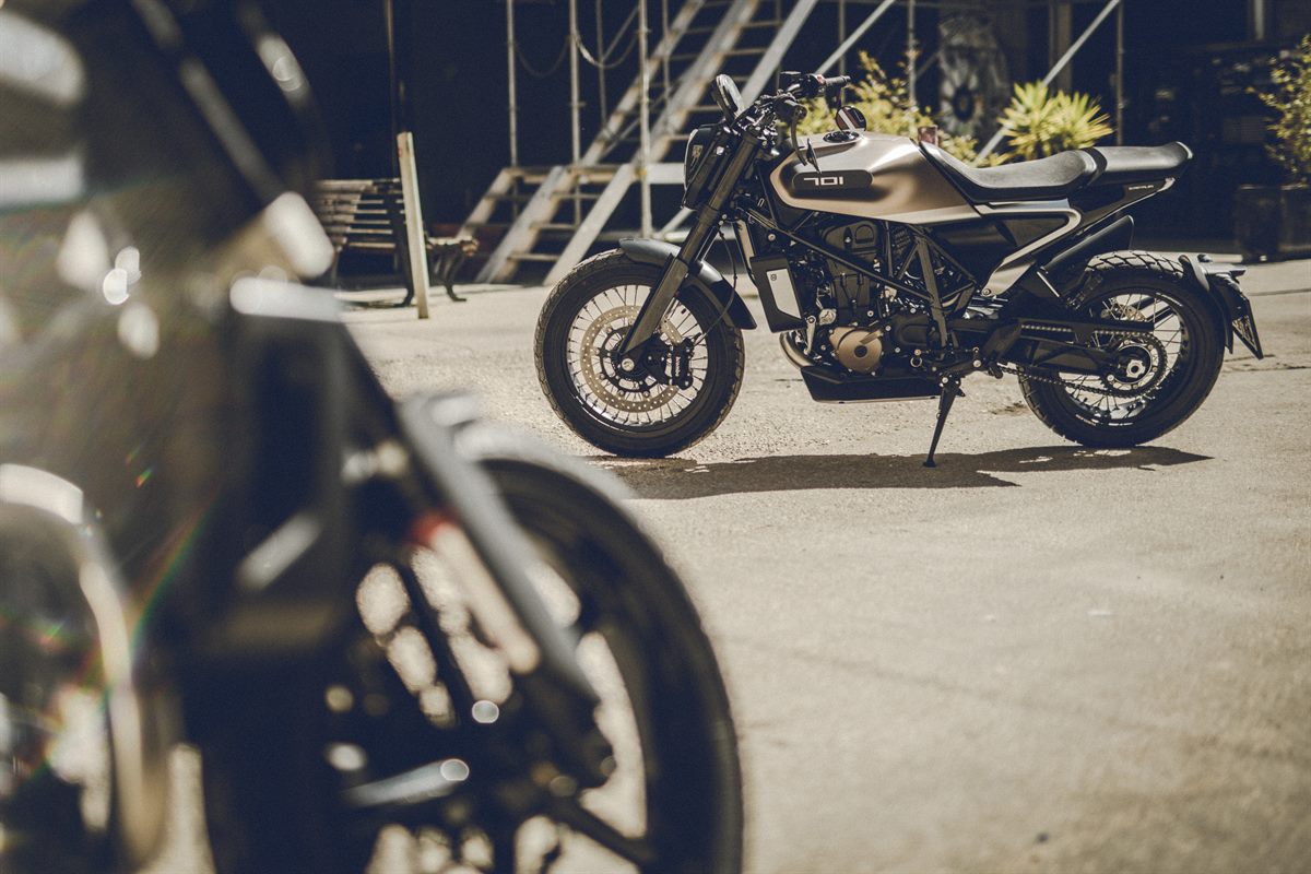 57993_Svartpilen 701 Style