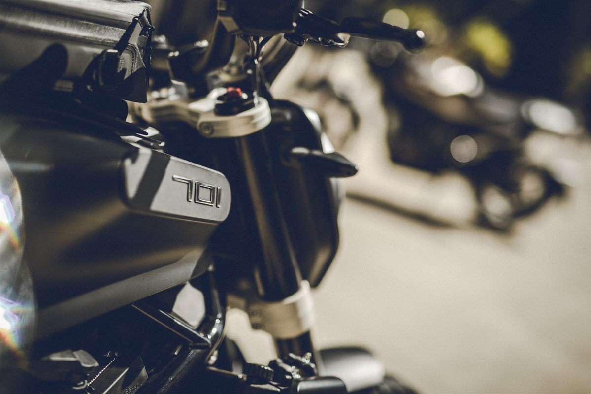 57995_Svartpilen 701 Style