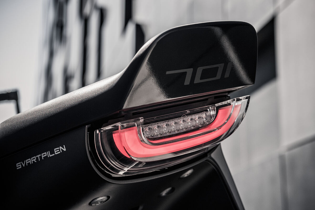 SVARTPILEN 701_REAR LIGHT