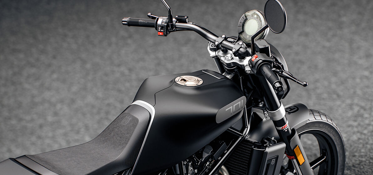 SVARTPILEN 701_HANDLEBAR & TANK