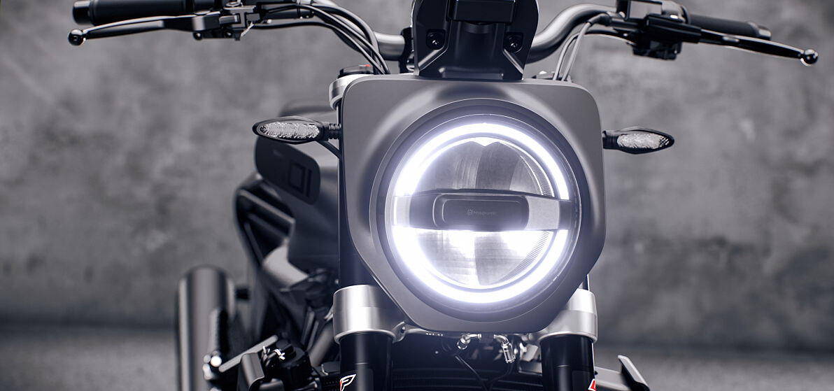 SVARTPILEN 701_FRONT LIGHT