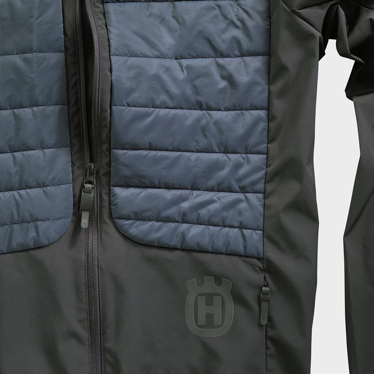 REMOTE HYBRID JACKET (3)