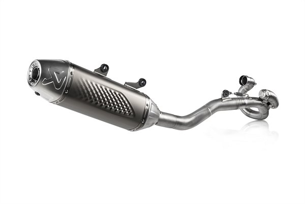 AKRAPOVIC RACING LINE STUDIO (2)