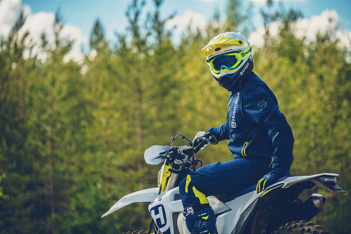 61519_HUSQVARNA FUNCTIONAL CLOTHING OFFROAD MY20