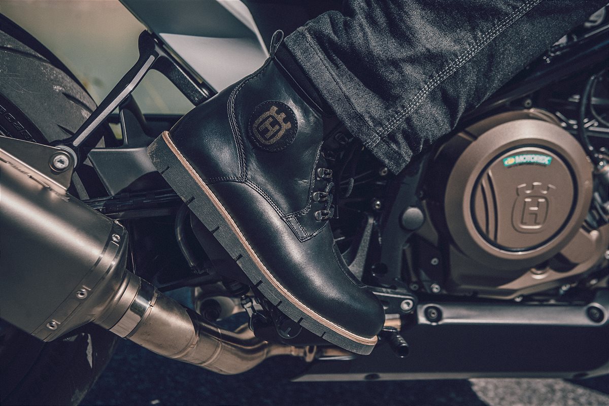 Pursuit Shoes