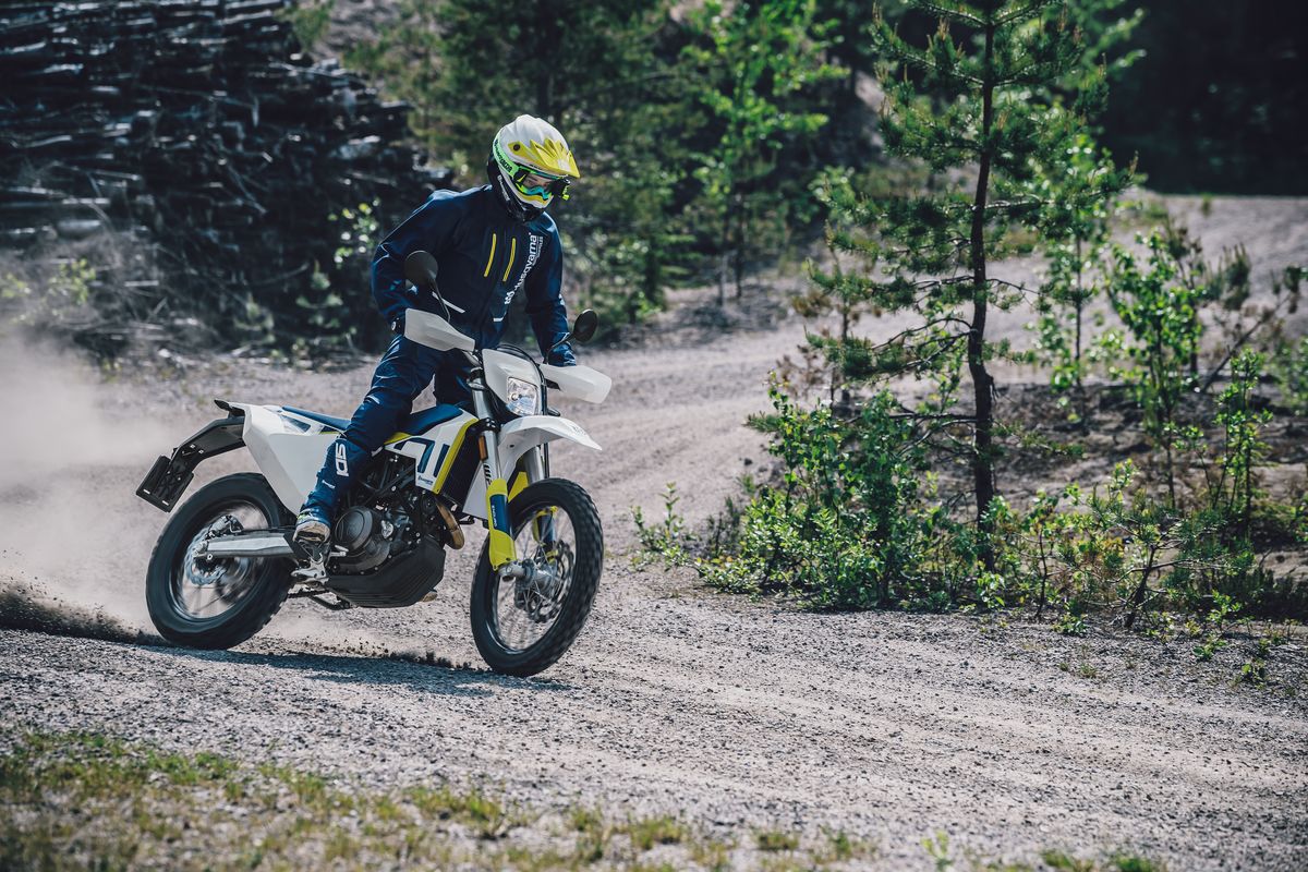 62987_701 Enduro 2020.jpg