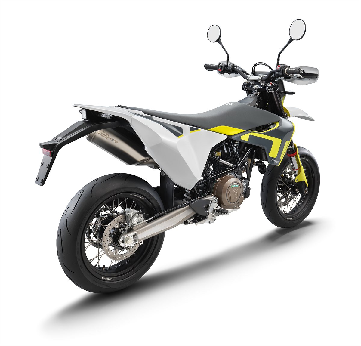 FULLY EQUIPPED FOR ON AND OFFROAD RIDING – 2021 701 ENDURO AND 701