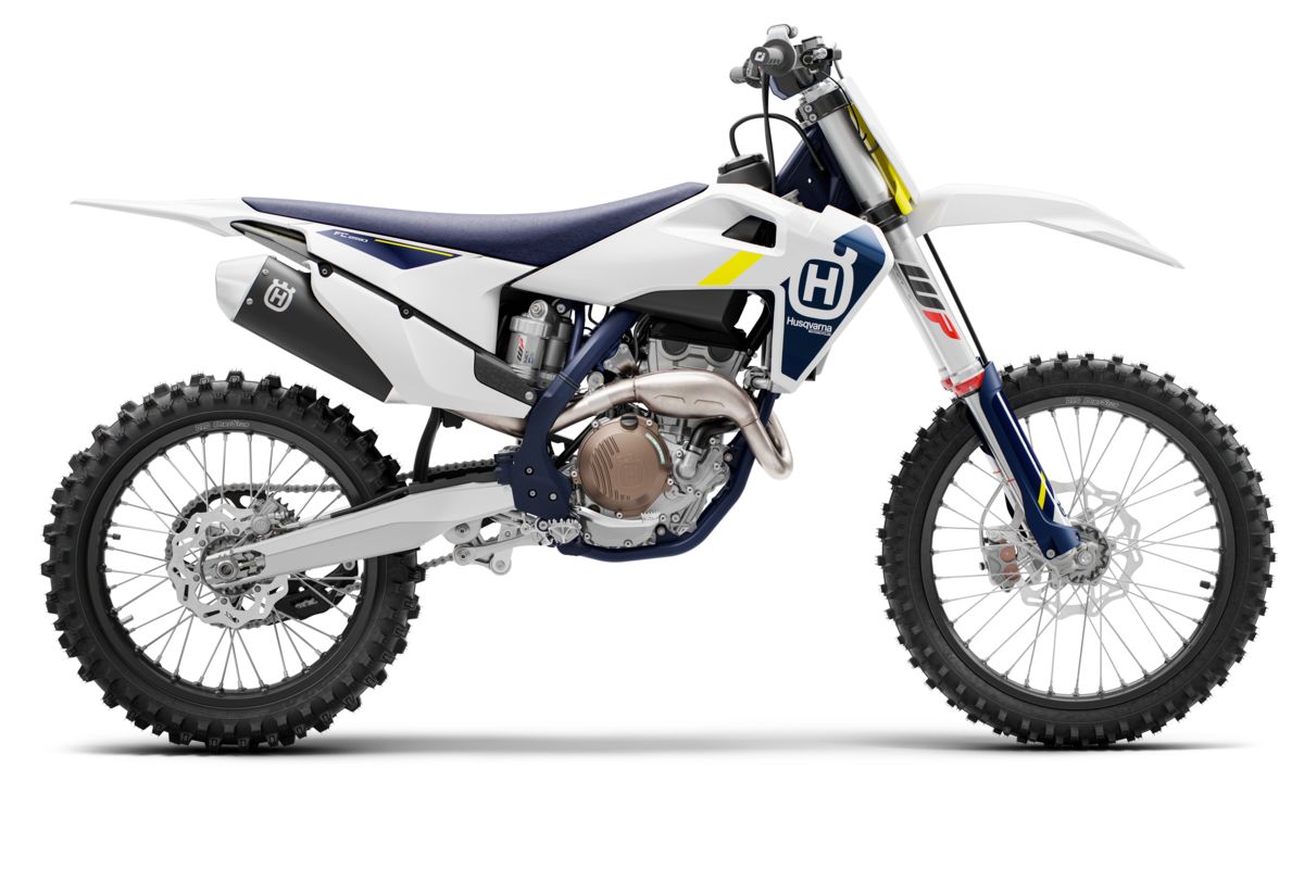 87243_FC 250 MY22 90-right