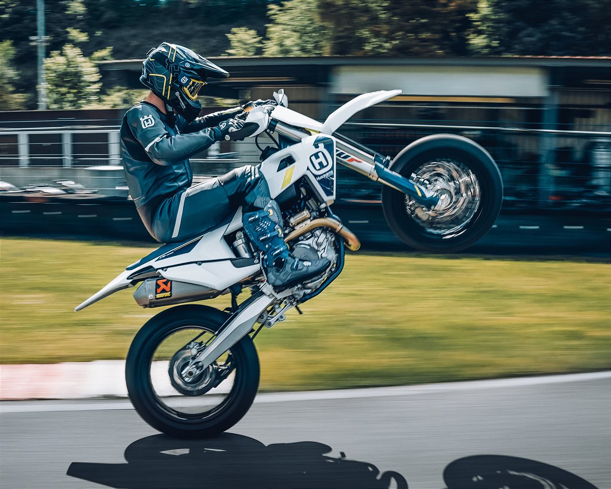 BUILT FOR COMPETITION – HUSQVARNA MOTORCYCLES FS 450 AVAILABLE NOW
