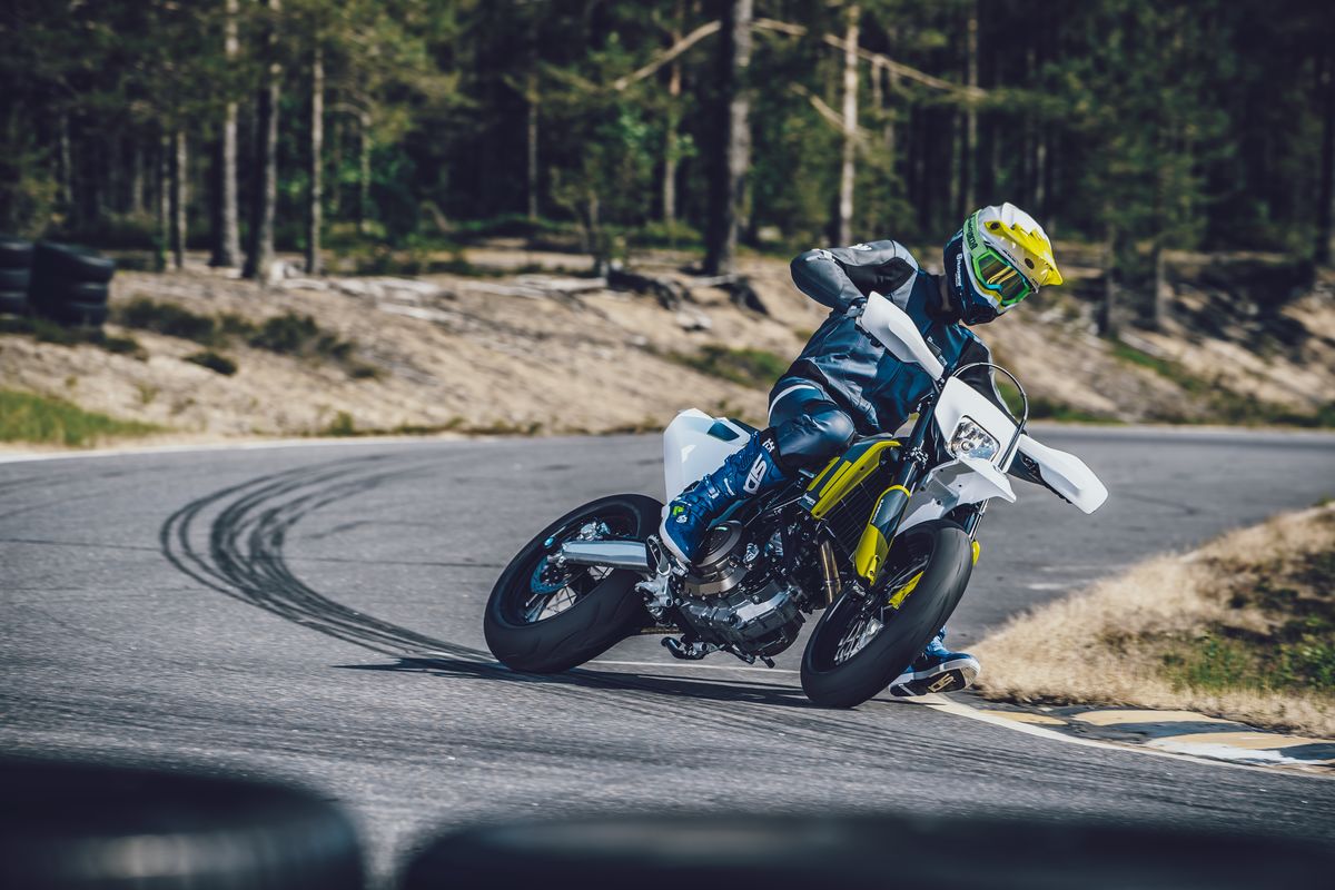 62962_701 Supermoto 2020