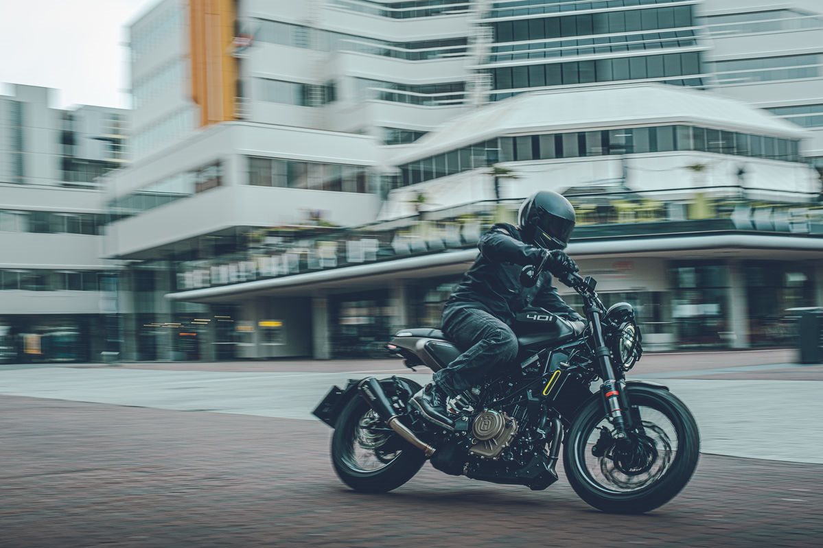 2022 Svartpilen 401