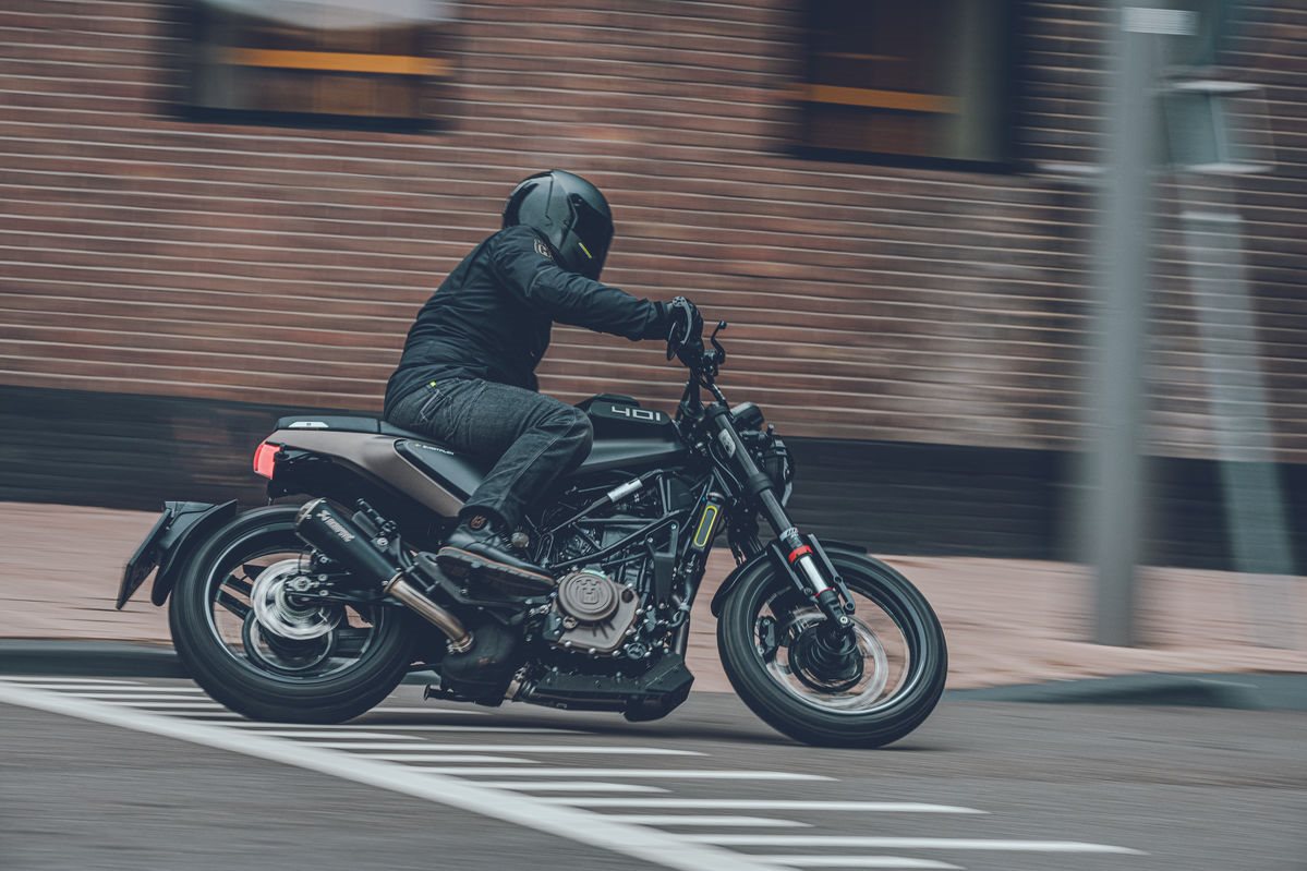 2022 Svartpilen 401