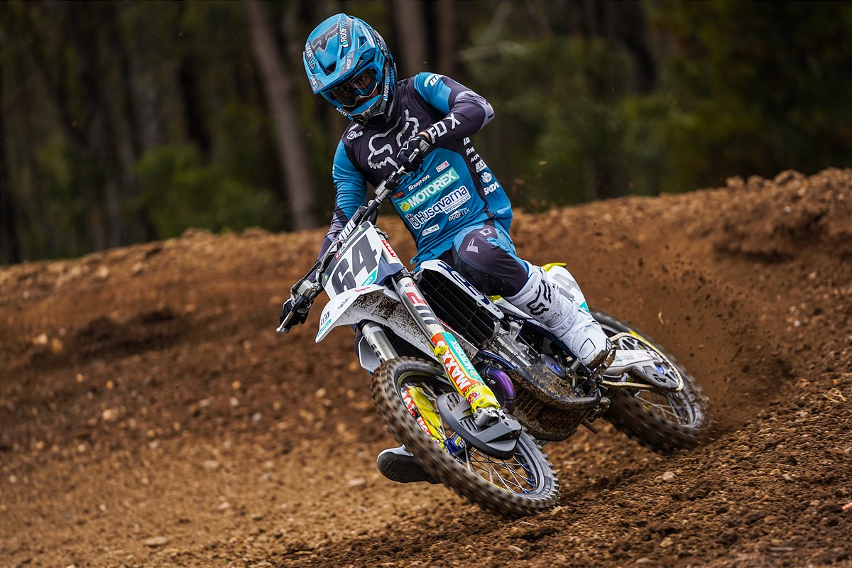 Husqvarna_Racing_Team_2022_SX_photoshoot_2