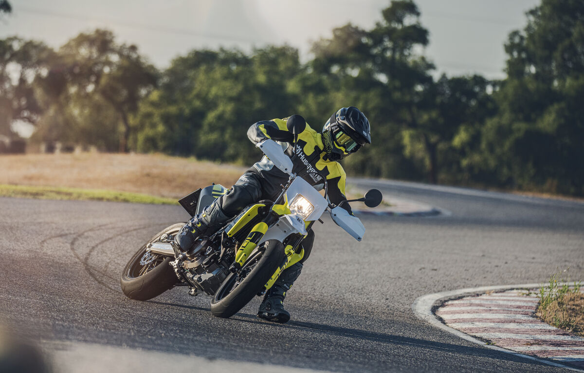 2023 701 Supermoto