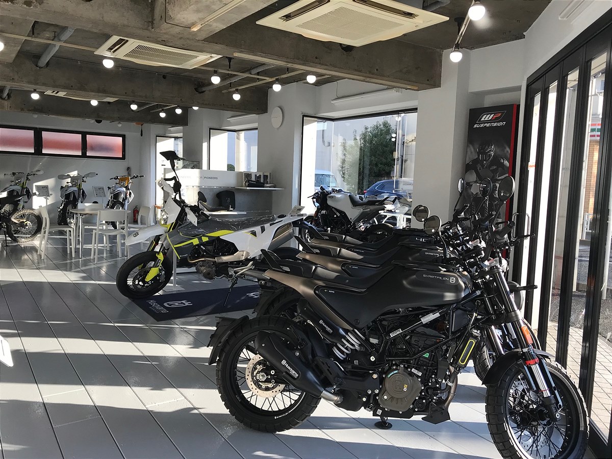 ハスクバーナ・モーターサイクルズ 世田谷 店内