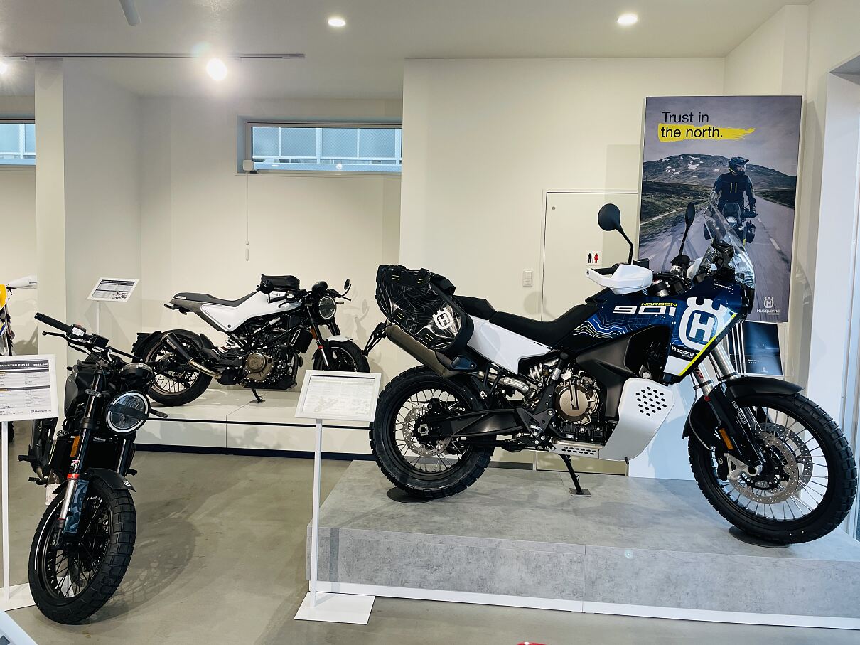 ハスクバーナ・モーターサイクルズ葛飾 店内