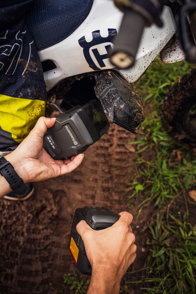 2024 Husqvarna Motorcycles EE 2