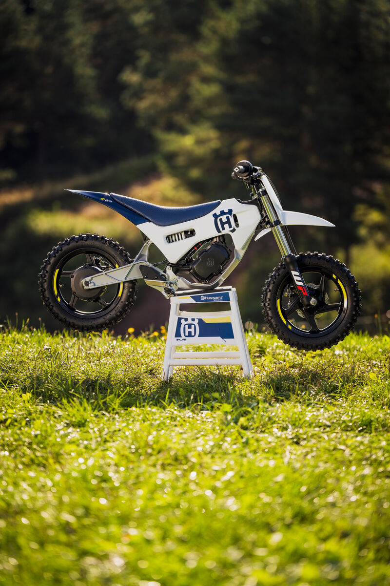 2024 Husqvarna Motorcycles EE 2