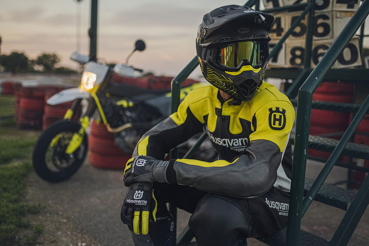 120863_701 Supermoto 2023