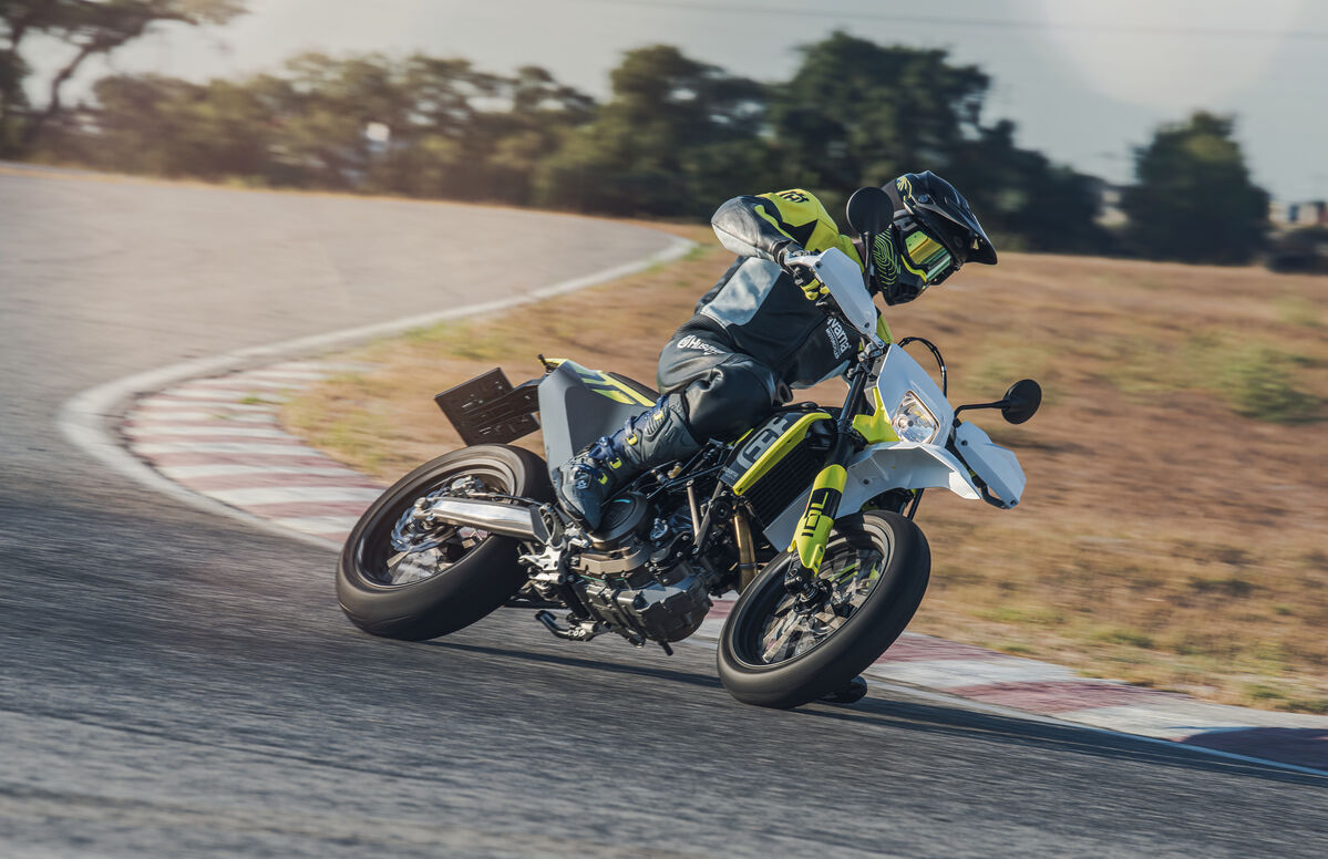 701 Supermoto