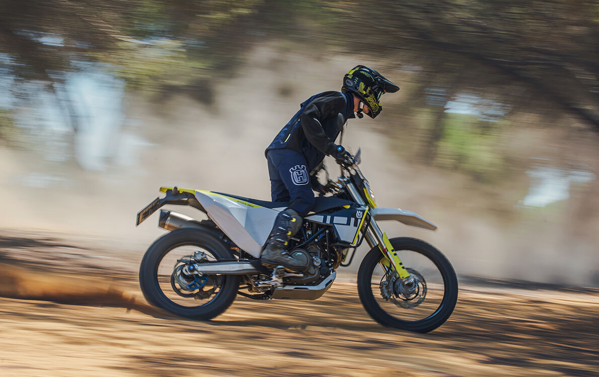 121246_701 Enduro 2023