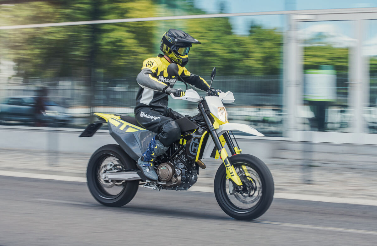 120826_701 Supermoto 2023