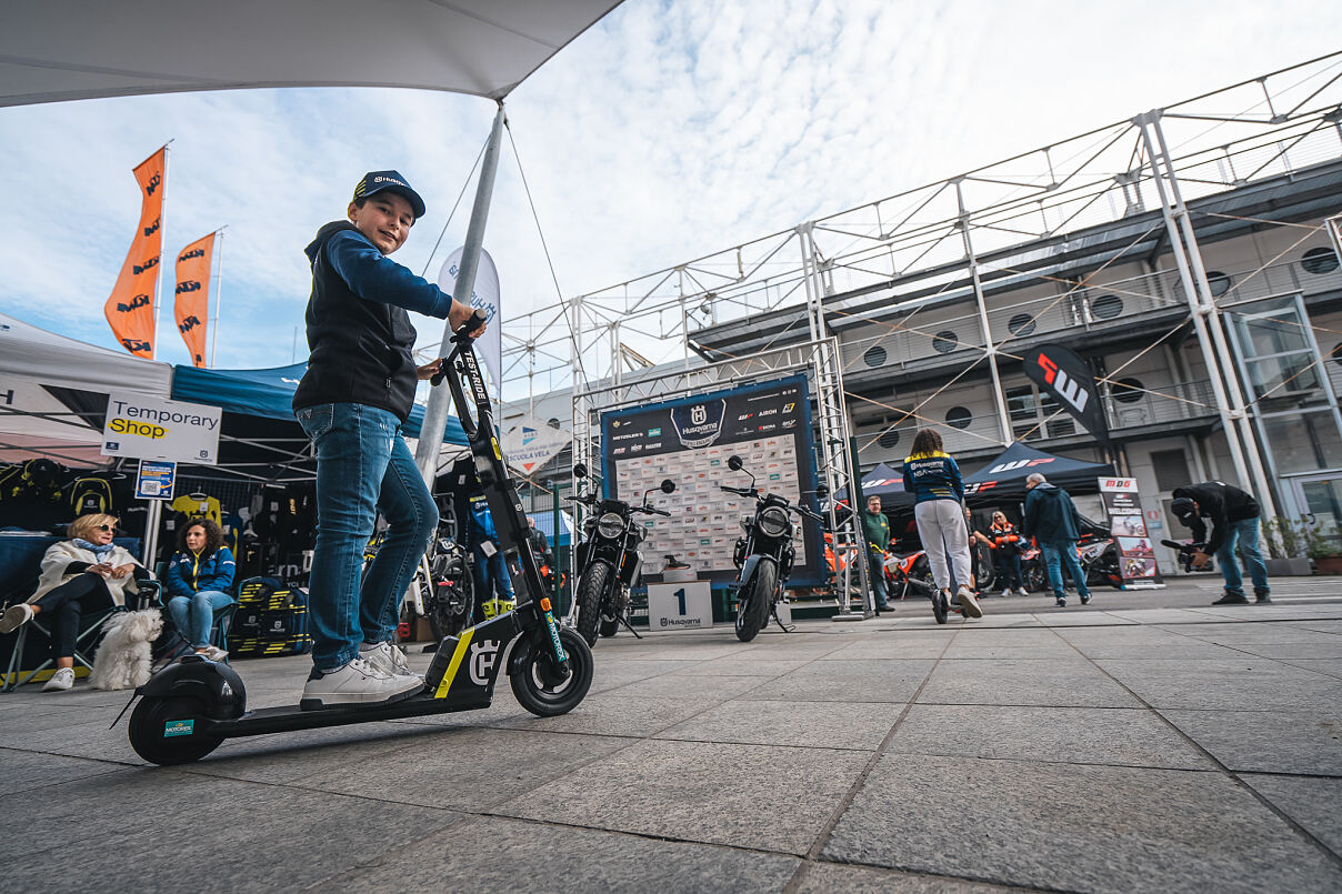 TROFEO ENDURO HUSQVARNA: LOVERE, COSTA VOLPINO E IL LAGO D’ISEO INCORNICIANO IL GRAN FINALE DI STAGIONE 2024