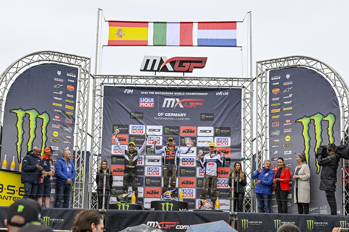 MX2Podium_Germany_2025_Fullspectrum_JC-8853