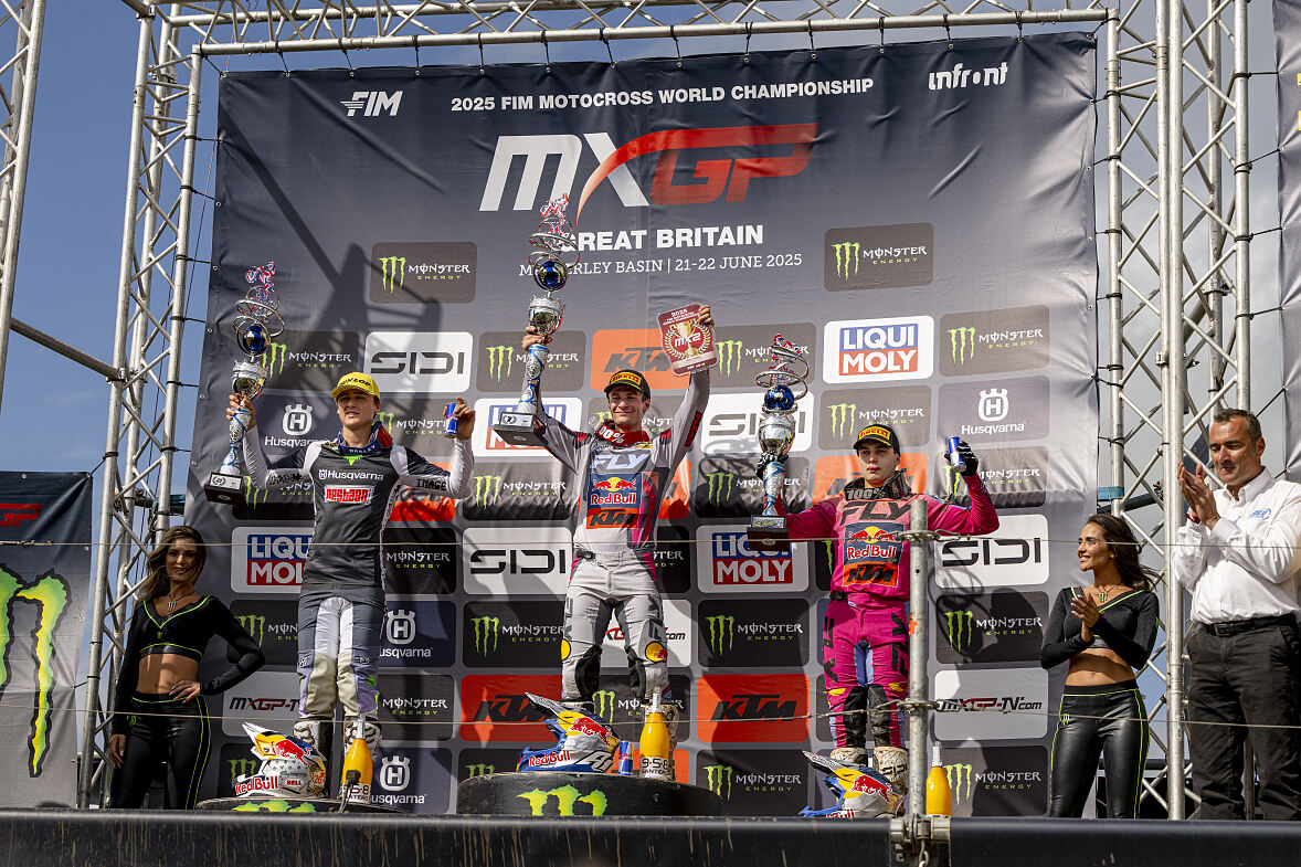MX2Podium_GreatBritain_2025_Fullspectrum_JC-5547