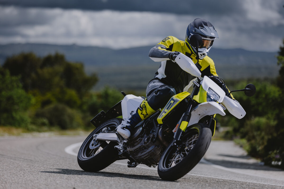701 Supermoto 2026