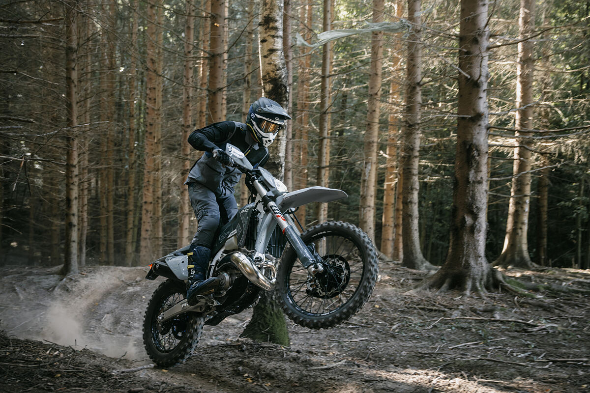 TE 300 Pro 2026_06