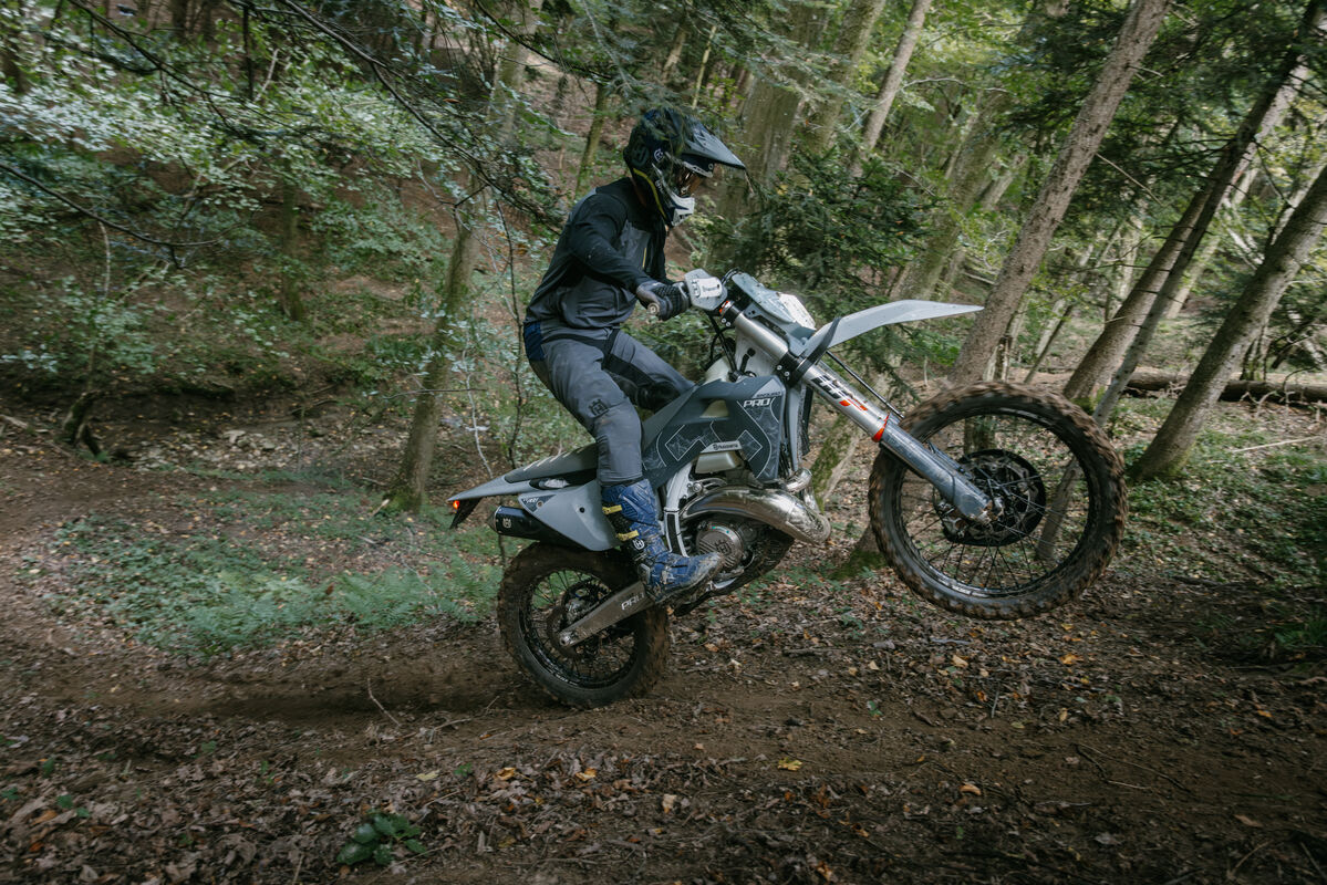 195888_TE 300 Pro 2026 Action 