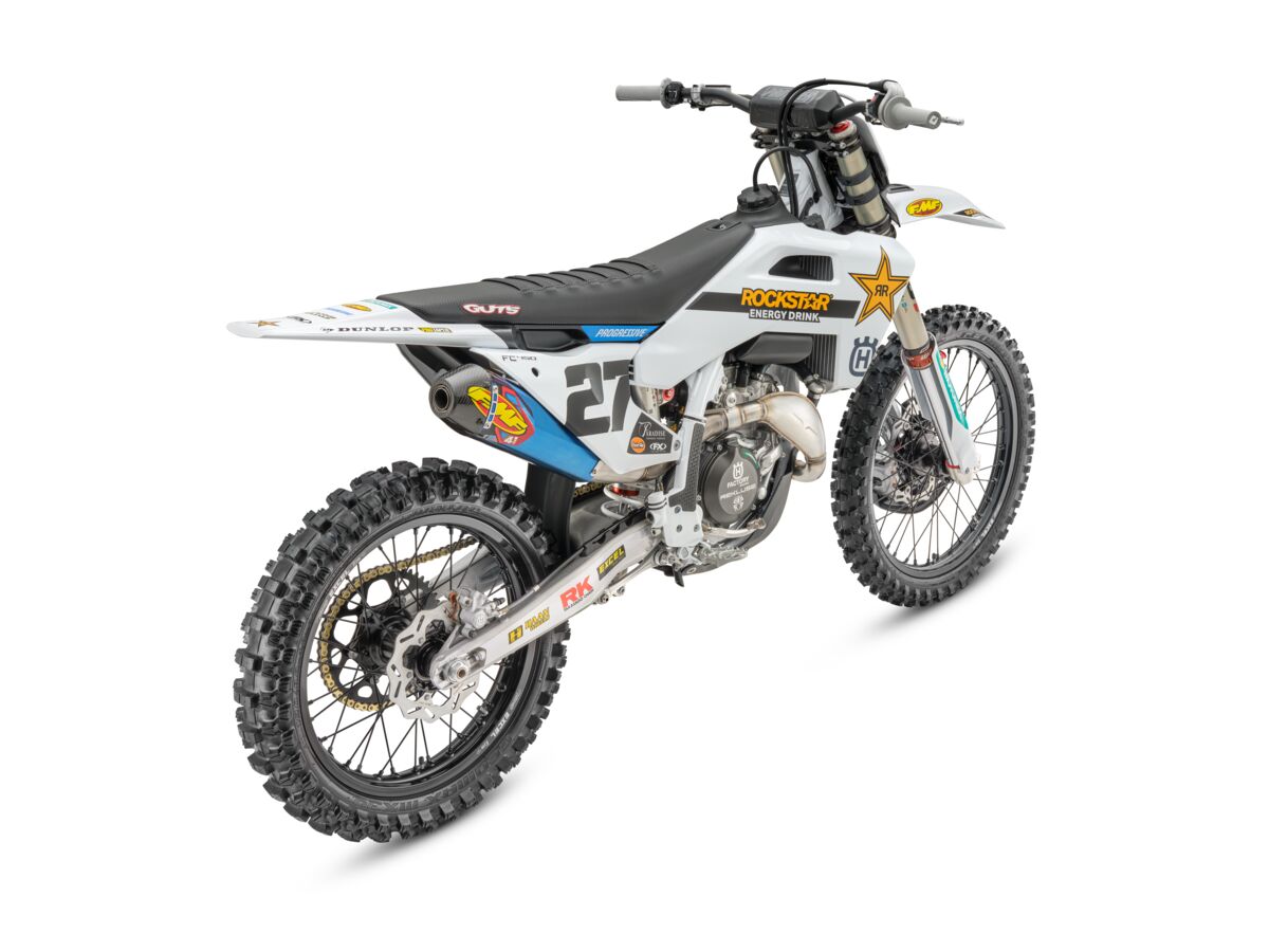 196420_MY26 HQV FC-450 FACTORY EDITION_45_Rear_ri