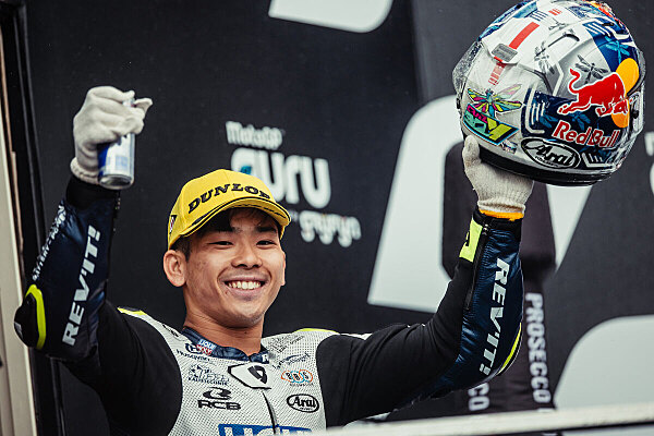 Wet and windy Australia after soaking Moto3 show at Phillip Island ...